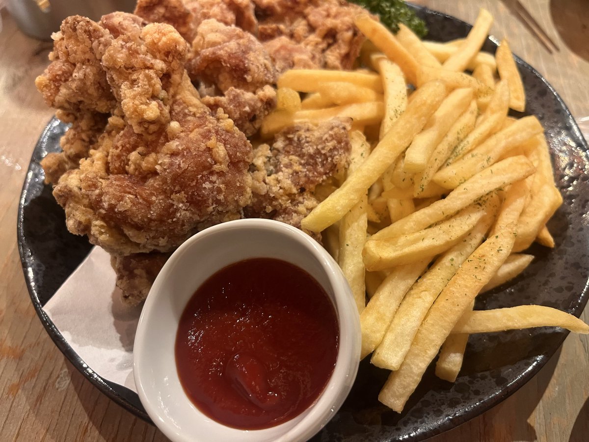 黒縁メガネ tweet media