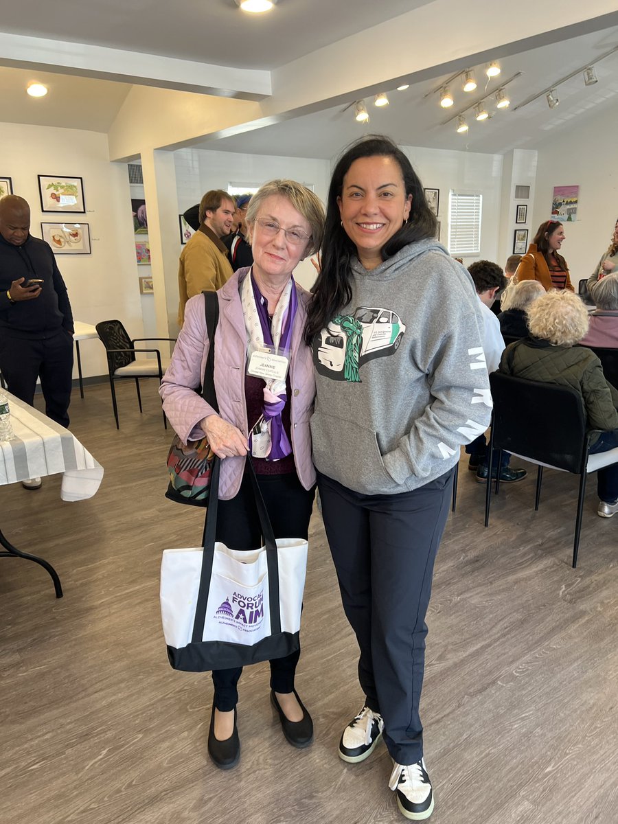 JeannieCastells's tweet photo. Today, I was in Maplewood NJ at a community meeting, doing my favorite thing: to bring ALZ into the room!  
As always, I met  people who were eager to learn of our progress to #ENDALZ..
Also glad to have met Mayor De Luca and Candidate Mejia. https://t.co/er2CnX7fMR