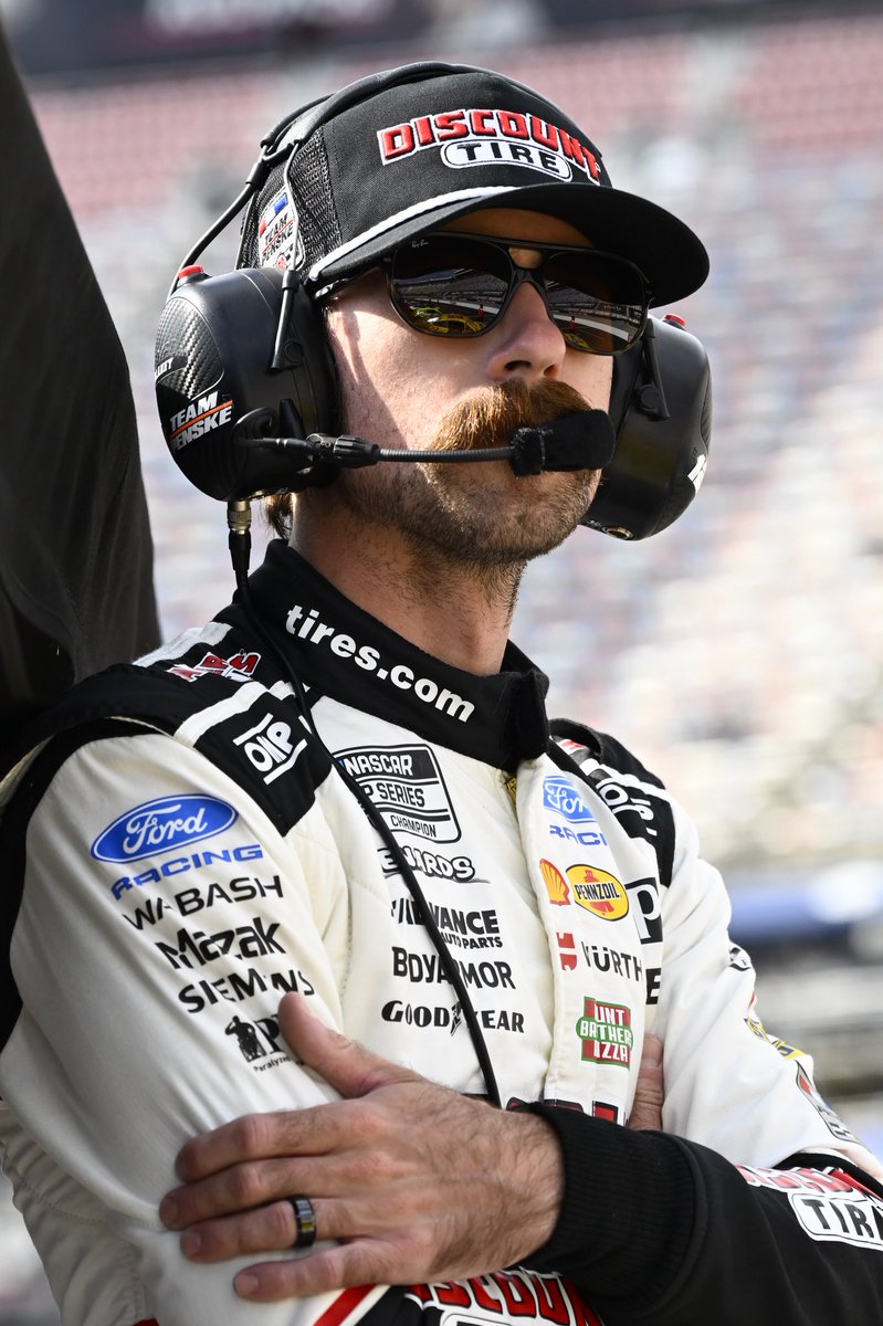 FordRacing's tweet image. Starting from the pole in Bristol tomorrow, it's @Blaney driver of the No. 12 @Team_Penske Ford Mustang Dark Horse.

#AmericasRaceTeam🇺🇸 #NASCAR