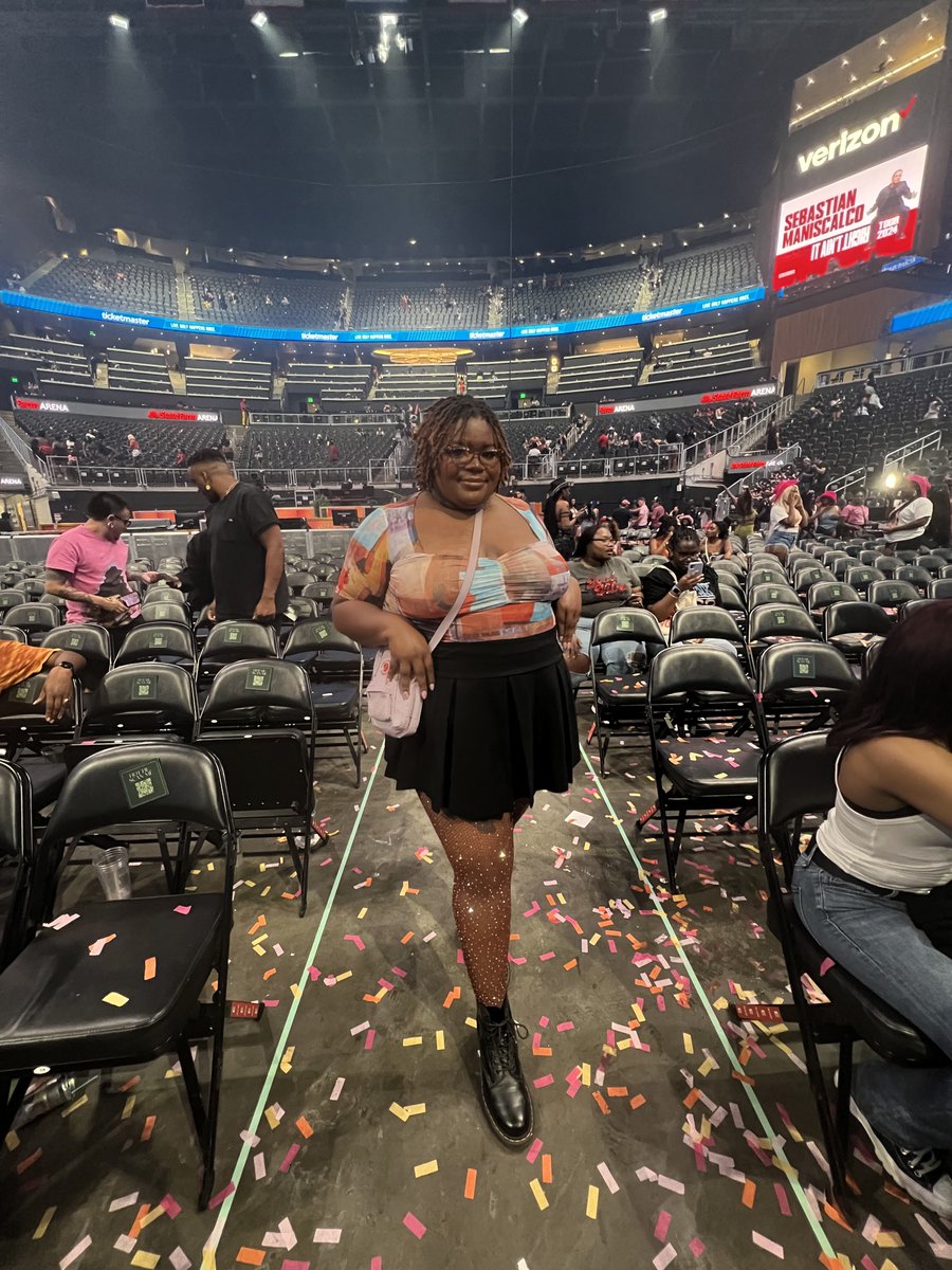 Taylor 👩🏾🔬💕 tweet media