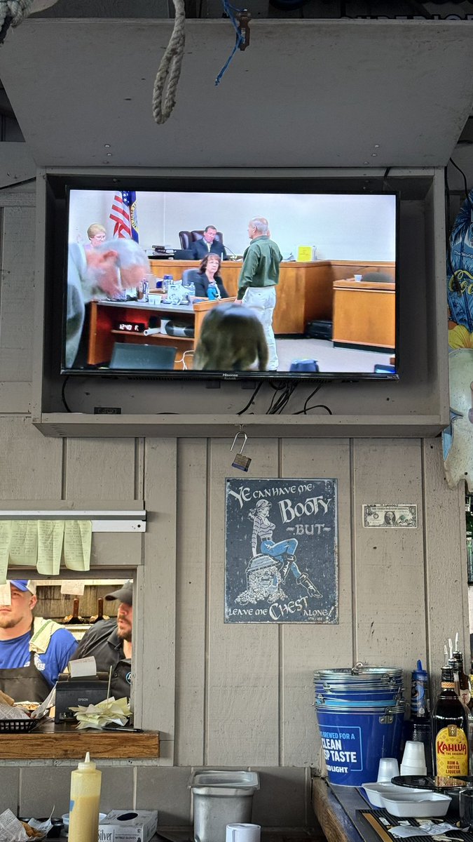 AshokC2011's tweet image. That time of year when you’re at a bar and there’s not any sports on tv to watch!! Just put on a replay of some game!! #BermudaTriangle