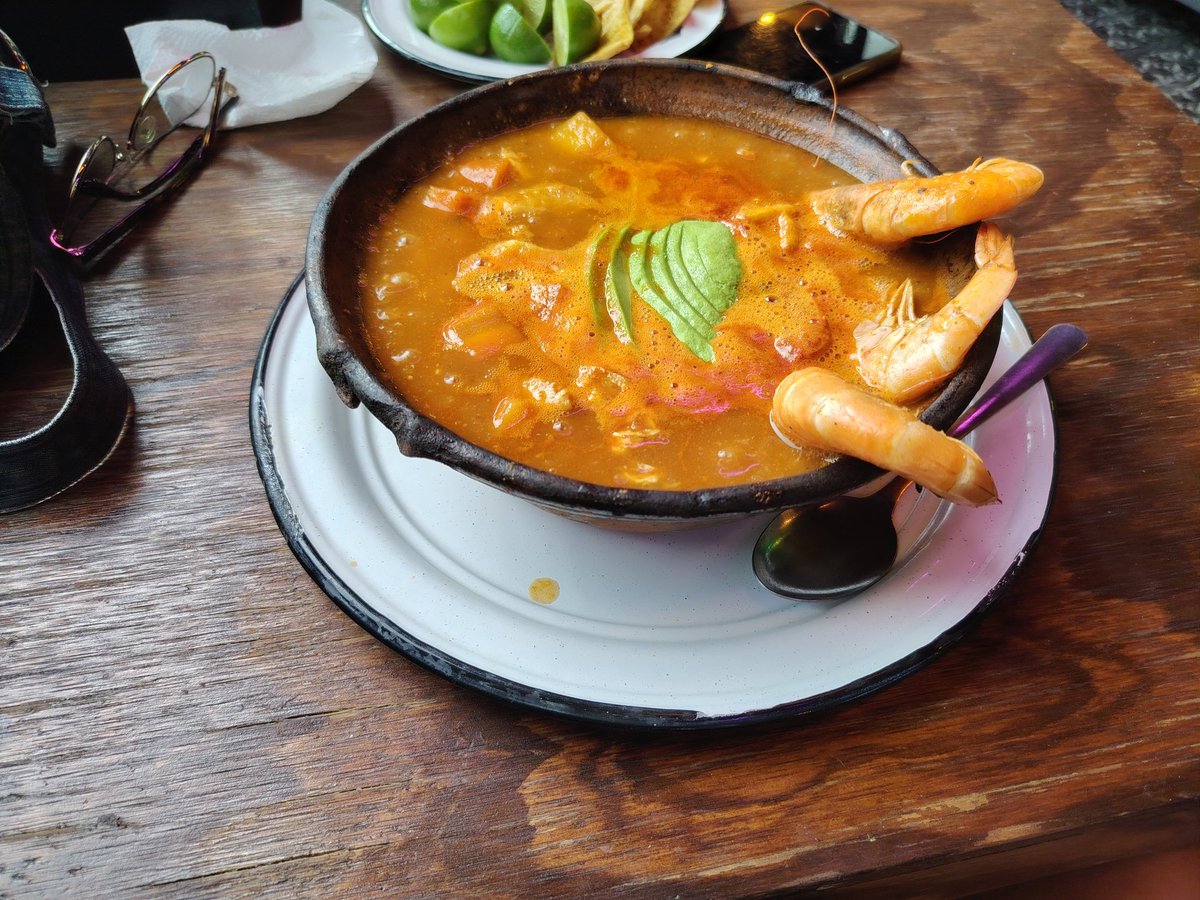 Dory_Galvan1's tweet photo. Se pasaron d grandota 😅
Es una cervecera llamada #elcachanilla no mamen!!! Sus camarones son una grosería 🤤 https://t.co/gghkLJMsRP