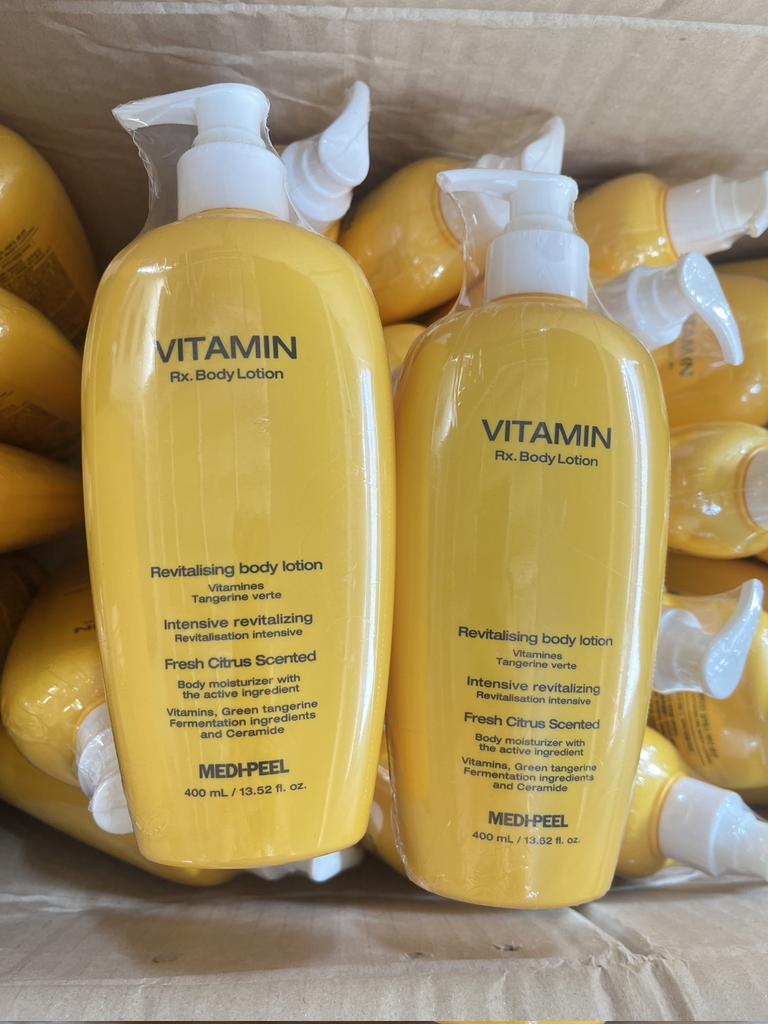 numjshop's tweet image. 🧸พร้อมส่ง medi-peel vitamin body lotion : โลชั่นวิตามินซีเข้มข้น ช่วยให้ผิวขาวกระจ่างใส ลดจุดด่างดำ รอยสิว ลดผิวเปลือกส้ม เห็นผลชัดเจนใน 1 ขวด

🛒 330฿  400ml.

#นัมสต็อค #medipeel