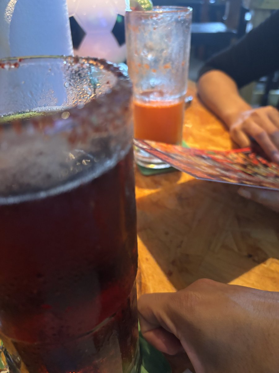Antes de ir de rumba una cervecita 😅😈😈😈😈si se portan mal..nos invitan 😅😈