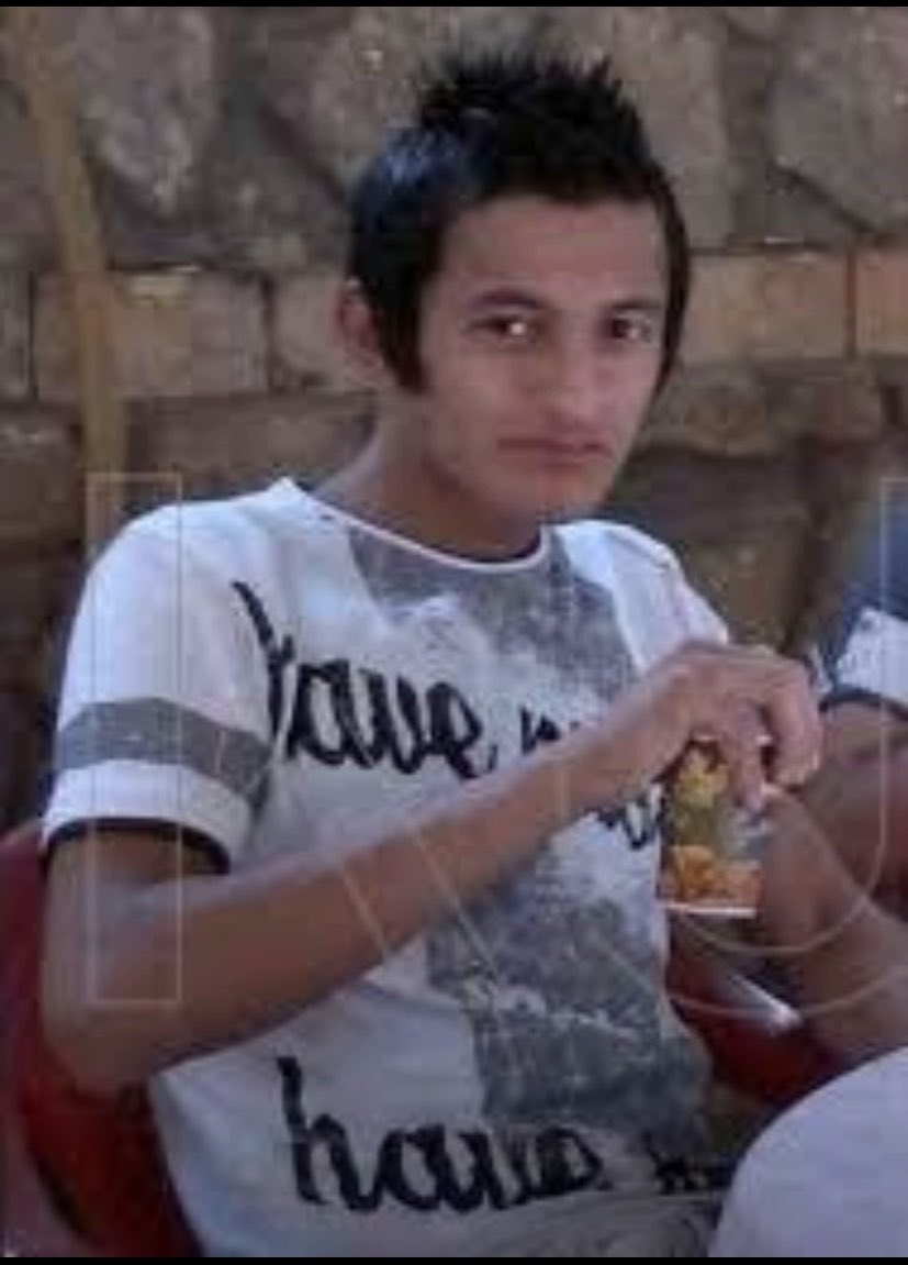 لەندی tweet media