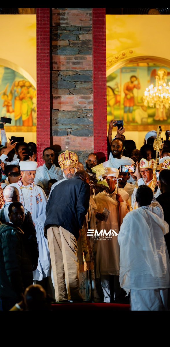 eri_id_'s tweet image. ኩቡር ፕረዝደንት ኣብ ቀጽሪ ቤተክርስትያን እንዳ ማሪያም
ብምኽንያት ኩቡር በዓል ፋሲካ,,,, ንኹላትና ኣመንቲ ክርስትና እንቋዕ ናብዚ ክቡርበዓል ብሰላም ኣብቃዓና።
#ERITREA #PIA #PresidentIsaiasAfwerki