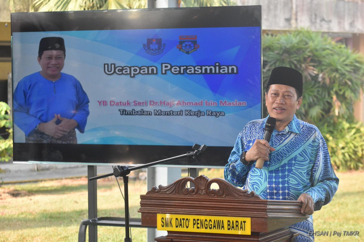 ahmadmaslan's tweet photo. Merasmikan Mesyuarat Agung #PIBG SMK Datoβ Penggawa Barat #Pontian pada Sabtu 11/4/26.
Hadir Pengetua, YDP, Pegawai Daerah Pontian & isteri yg ada anak belajar di situ. Saya beri sedikit bantuan.
Tahniah kpd ibu bapa yg komited hadir & beri cadangan utk manfaat semua pelajar. https://t.co/8s0Rcx5YOI