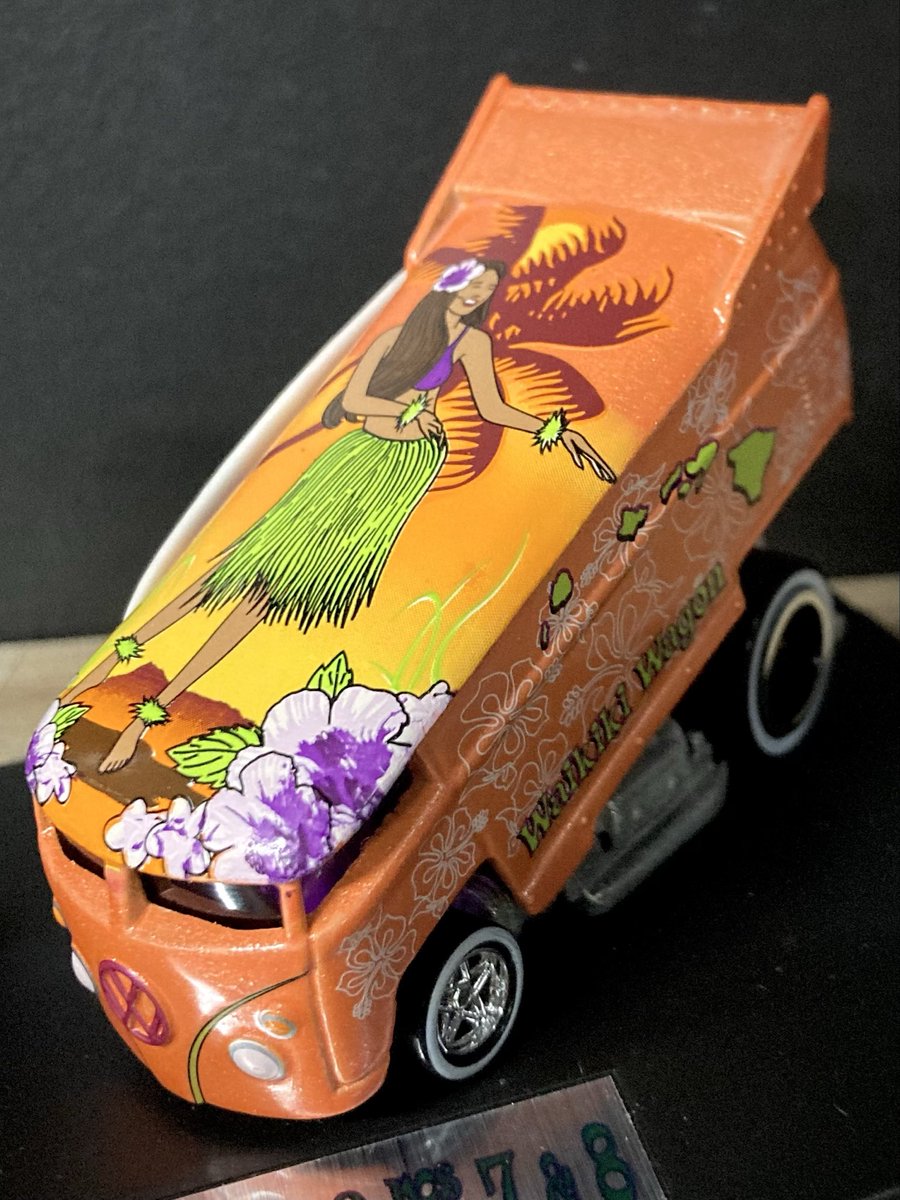 TWINMILL17's tweet image. VW Drag Bus
2009 Surfin' Series #8 - Waikiki Wagon

Liberty Promotions製のBUSを😝

ヤバいっしょ😁

まず、
お姉さん🌴の雰囲気よし🤙
ハイビスカス🌺柄のボディも新鮮🤙
右サイドにボード🏄‍♀️をセットアップ🤙

このデザインセンス、とても良き🤙

#hotwheels #ホットウィール #VWBUS