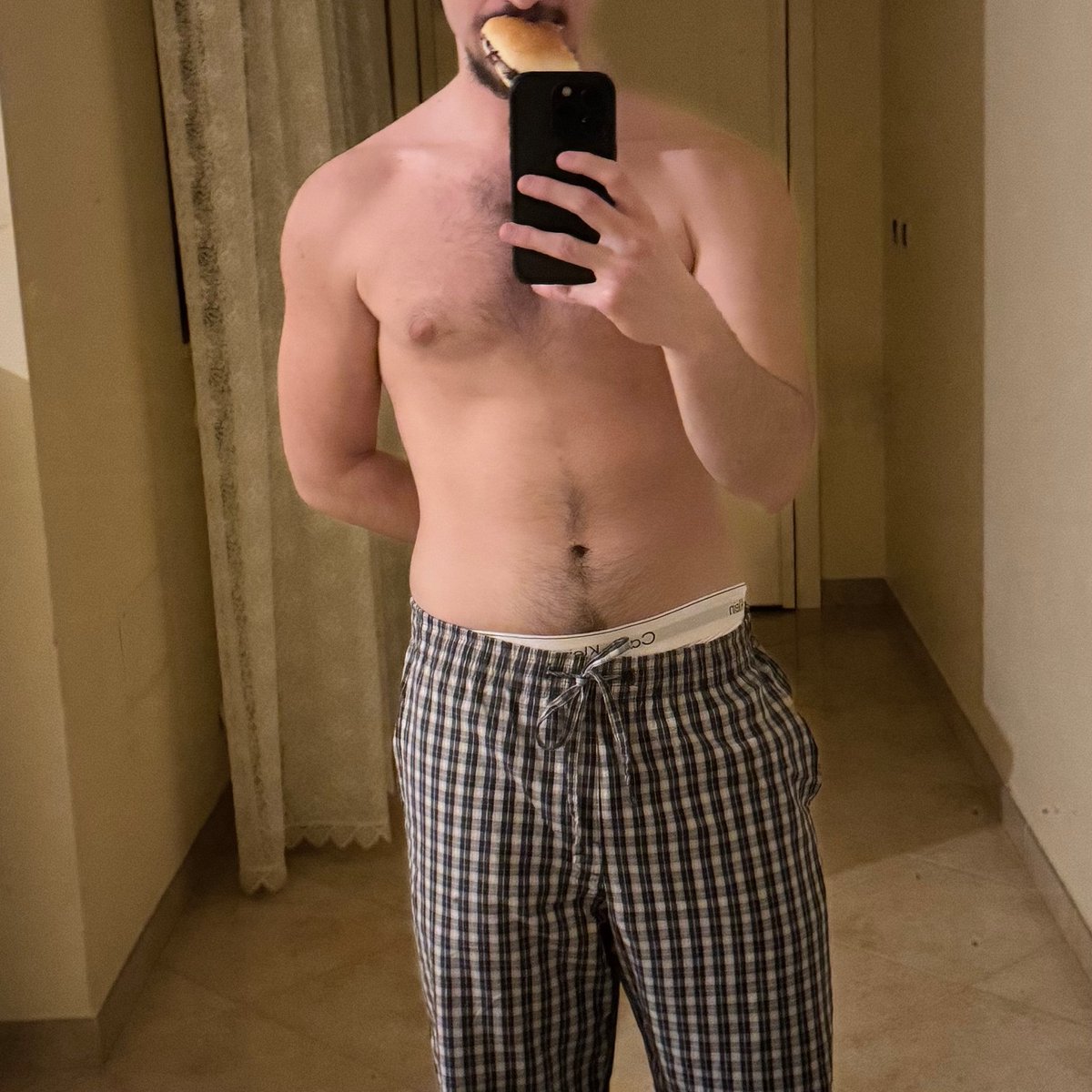 twinkitalian's tweet photo. sweet dreams 😛 https://t.co/crqMRFDmvu
