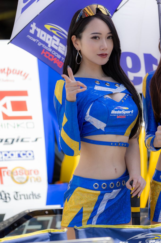 9:00から9:20までKARZブースで物販サイン会です✍🏻
是非グッズGETしてください♡