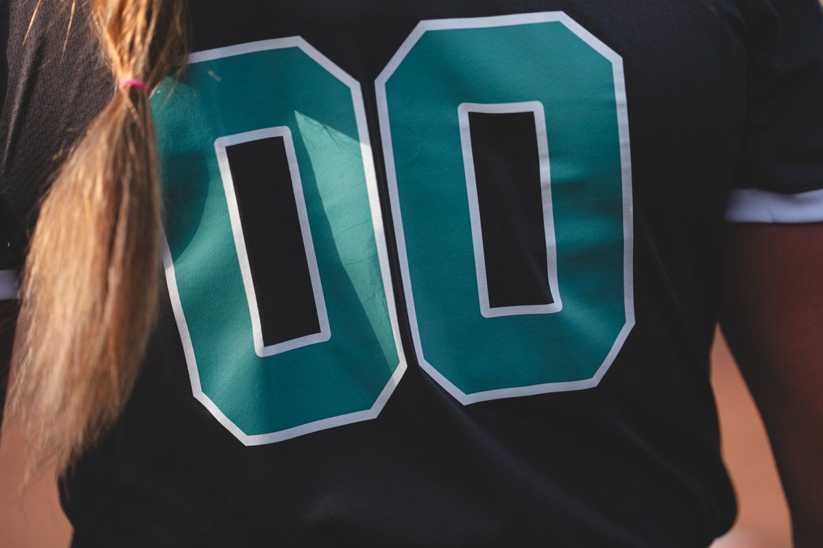 OU_Softball's tweet image. no one fights alone 🩵

Today all teams across the SEC wear teal to raise awareness for ovarian cancer and honor the late legacy of Alex Wilcox. 

#AllForAlex 🦋