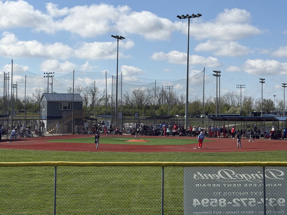 Legends13U's tweet photo. Solid day of pool play for the team at the Gold Ring Championships at Action Sports Center.

The group earned the #1 seed heading into Sunday.

Back to work tomorrow. Stay focused and keep it going.

#USSSA #CincyLegends https://t.co/GwUrrI0rUi