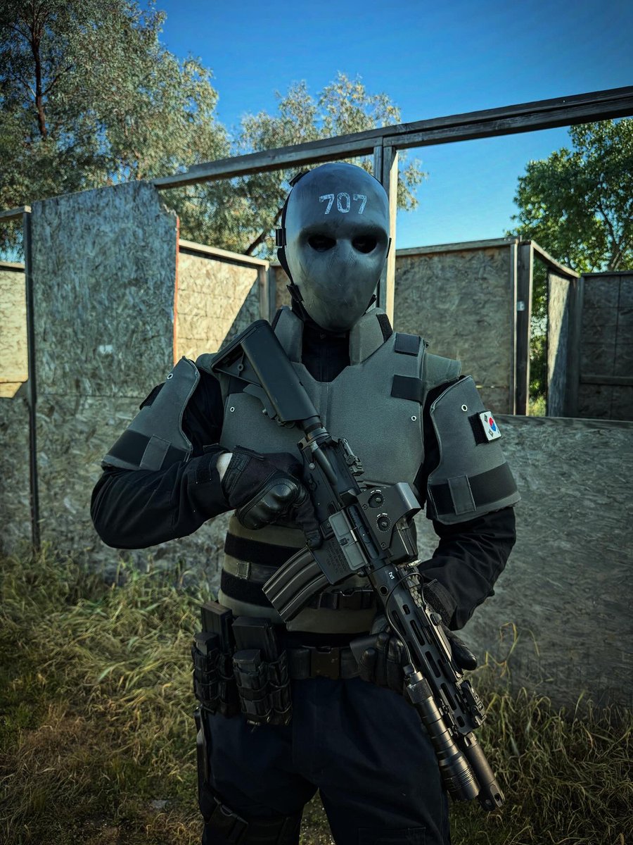 Callsign_Trespasser tweet media