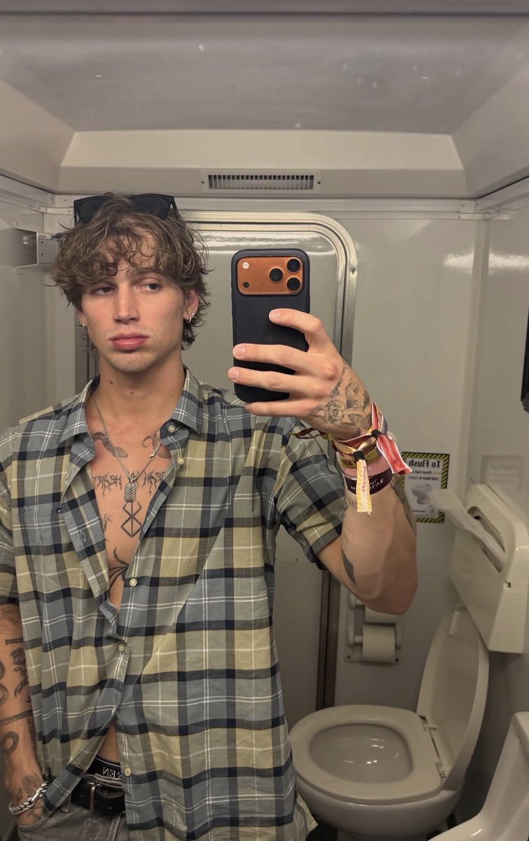 𝙳𝚊𝚒𝚕𝚢 𝕍 tweet media