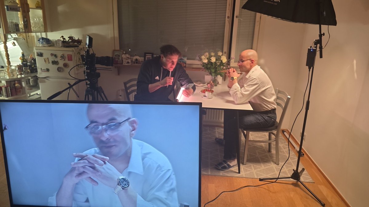 engeloox's tweet photo. انتهينا اليوم من الجلسة التصويرية الأولى لمشروعنا الجديد في فنلندا. لسنا مجرد فريق تصوير، نحن نصنع تجربة بصرية متكاملة. ندمج بين سحر الطبيعة الاسكندنافية وأحدث تقنيات الإنتاج العالمي. 🎥✨
#الإنتاج_السينمائي #فنلندا #NordicFreedom2026 https://t.co/rzKQrZgtTm