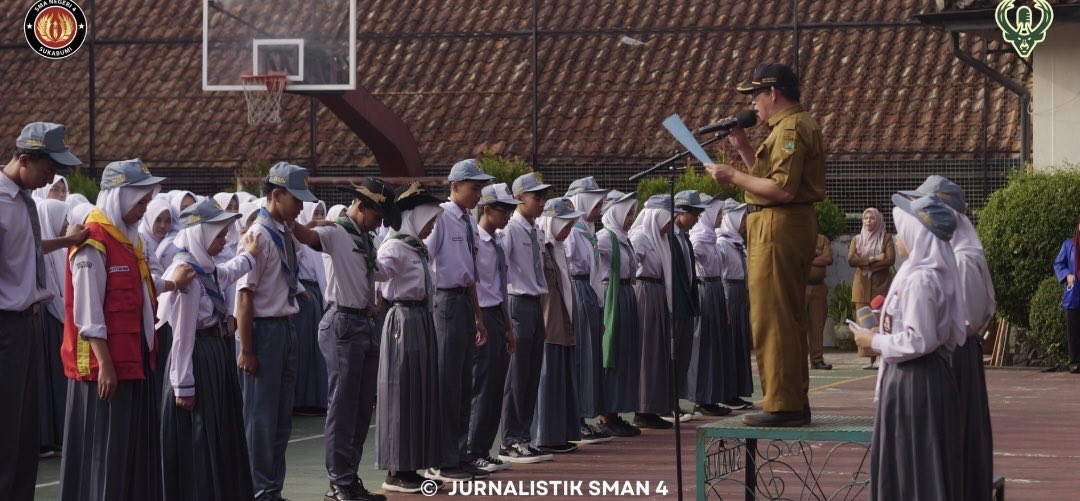 Osemsmanpat's tweet photo. Alhamdulillah pada hari Senin tanggal 29 September 2025, Pengurus OSIS MPK dan Ketua Ekstrakurikuler SMAN 4 Sukabumi telah melaksanakan kegiatan Pengukuhan. https://t.co/EBLxmzvHHw