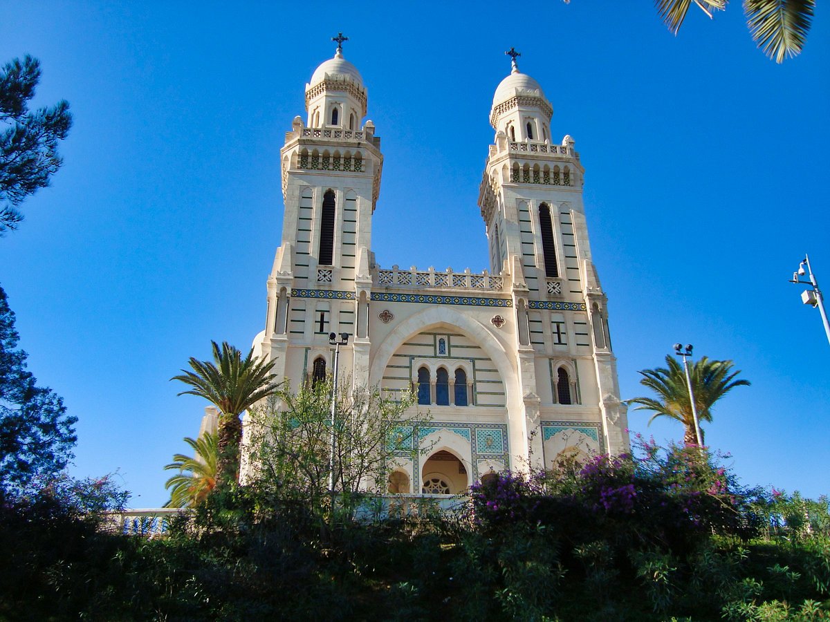 Auth_Algeria's tweet photo. Between sea and history, the Basilica of Saint Augustine in Annaba stands as more than a monument a meeting point of civilizations, where Christian heritage and Islamic influences intertwine.

Algeria is more than a place. It’s a dialogue across time 🇩🇿 https://t.co/adWGPJDFlt