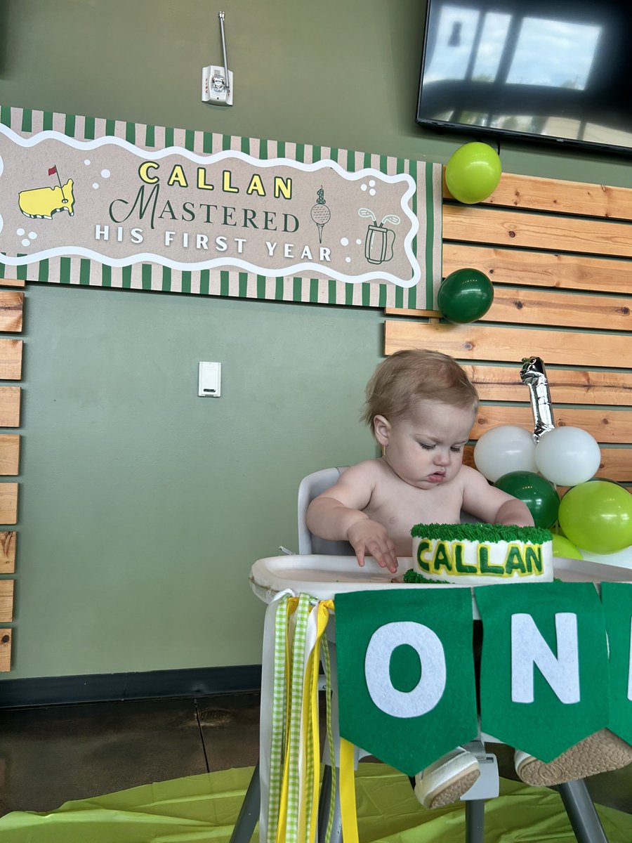 JetCastJackson's tweet photo. Green Frosting > Green Jacket ⛳️ 

We had a great day celebrating our ONE year old! 🎂 https://t.co/GpLP1XPswN