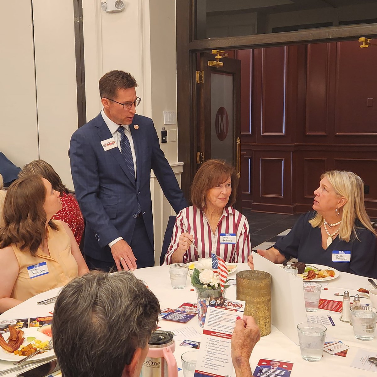 JosephChaplik's tweet photo. Thank you to the Paradise Republican Women's Club 

It was great to give a speech at their Maggiano's Event this morning and I always appreciate the opportunity.  

Overwhelming support of my campaign for Congress in that room after seeing the difference in candidates.