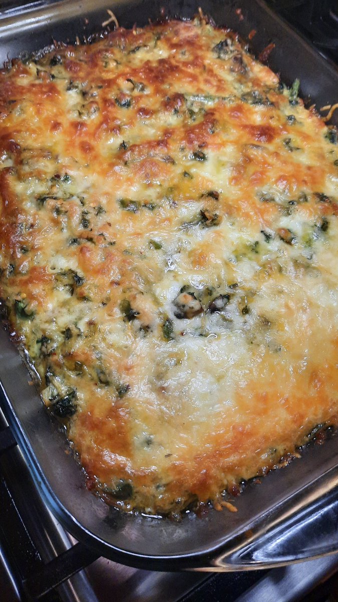 KellyKatharin's tweet image. Callaloo, mushrooms, string beans, garlic, bell peppers &amp;amp; onions crustless quiche.

Sharp cheddar &amp;amp; Mozzarella cheeses. Eggs &amp;amp; cream. 

Comfort food but make it low-carb 😋 

#realfood