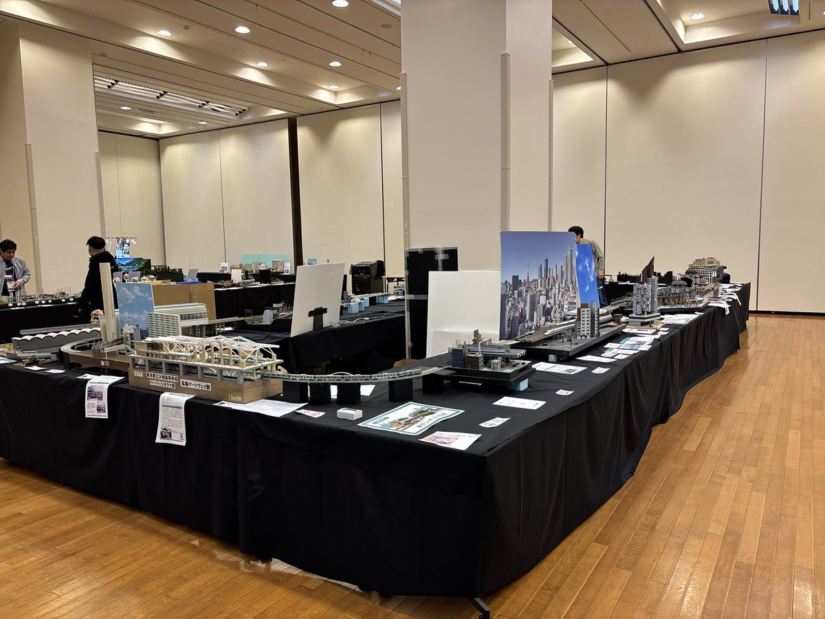 diorama_node's tweet photo. あと1時間ほどで開場です！

入場券は下記リンクからお買い求めください（オンライン販売のみ）
https://t.co/pEomdTdotm

在庫がある限り、15:30までします。
閉場は17時です。

#東京ジオラマ展 https://t.co/xBGfzzcBvs