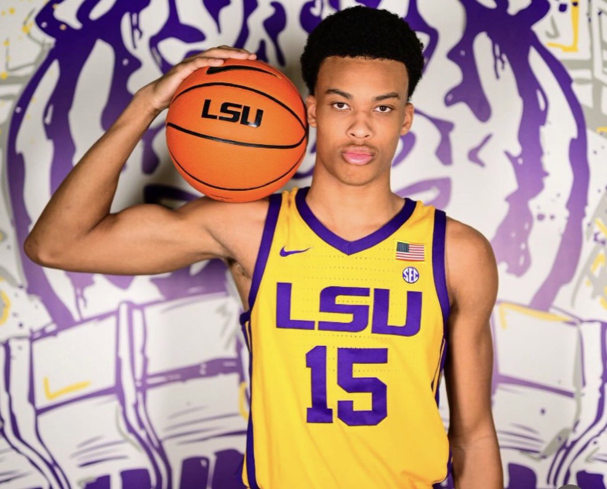 znagy20's tweet image. Will Wade and the new #LSU staff brought in their first official visitor this week: Ryan Hampton.

The No. 1 SG + No. 5 overall prospect in America soaked in the scenes of Baton Rouge alongside Wade and Co.

Hampton shared photos from his multi-day stay in the Bayou State: