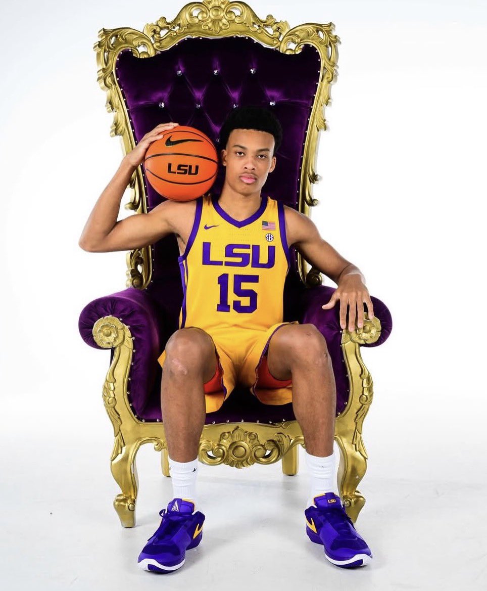 znagy20's tweet image. Will Wade and the new #LSU staff brought in their first official visitor this week: Ryan Hampton.

The No. 1 SG + No. 5 overall prospect in America soaked in the scenes of Baton Rouge alongside Wade and Co.

Hampton shared photos from his multi-day stay in the Bayou State: