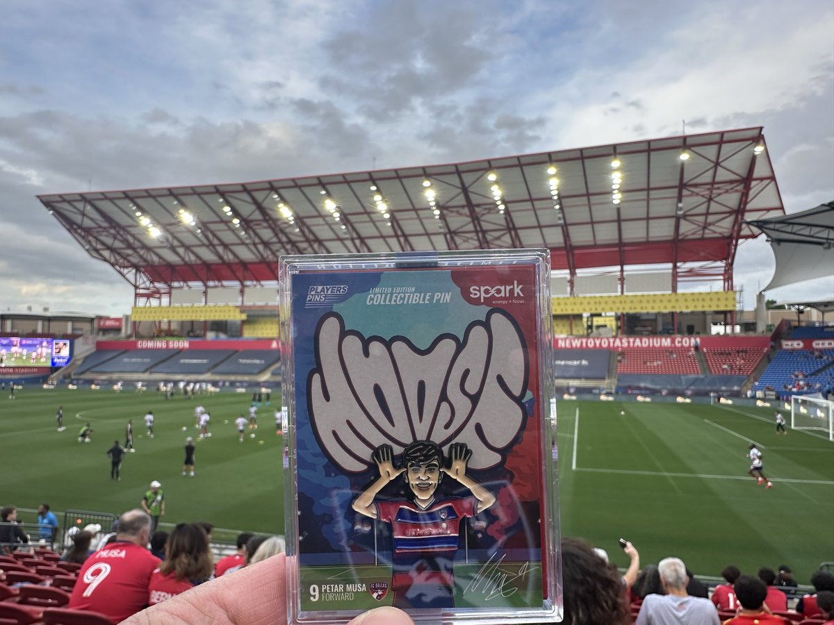 batman1256's tweet photo. Yo!! Season ticket members since 2019 &amp; I’m gonna say this is the coolest giveaway yet. Well done @FCDallas!!!

 @MLS @ToyotaStadiumTX @soccerhof #DTID #FCDvsSTL #FCDallas #PetarMusa #Moose #StadiumGiveaway https://t.co/9LMygNWGXQ