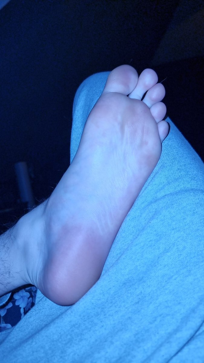 Str8MasterD's tweet photo. Coming back from a long break losers.
Get ready to pray for my soles🦶🏻😌

#malefeet #cashmaster #paypig
#footmaster #alphafeet #findom #alpha
#zahlschwein
#Fußfetisch #Sklave #Socken #feet #feetworship #feetfetish https://t.co/CljzZJk8fK
