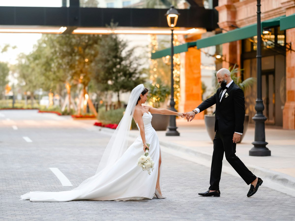 Loews_Hotels's tweet photo. Love is in the air at Loews- the perfect setting for your dream wedding celebration. From "yes" to "I do" and every moment in between, we're here to make your wedding day as magical as your love story.✨ #WeddingsByLoewsHotels #LoewsHotels #SpringWeddings https://t.co/EGVW5ibkrf https://t.co/A4tb5OJsWd