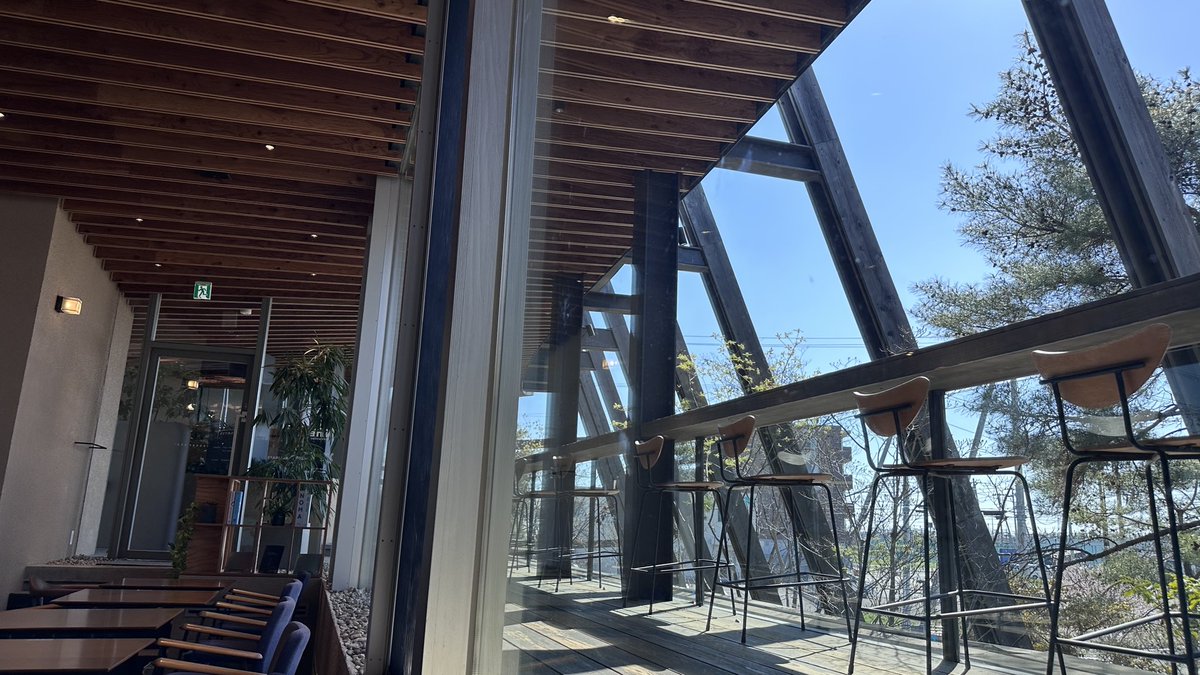 shiki73_0604's tweet image. これからボランティア活動してくるので（会社の地域貢献的なあれで）、いちごのタルトかちこむ。昔どこかで食べた味して懐かしい。&amp;amp;集合時間まで勉強。
#FLATWHITE
#仙台荒井