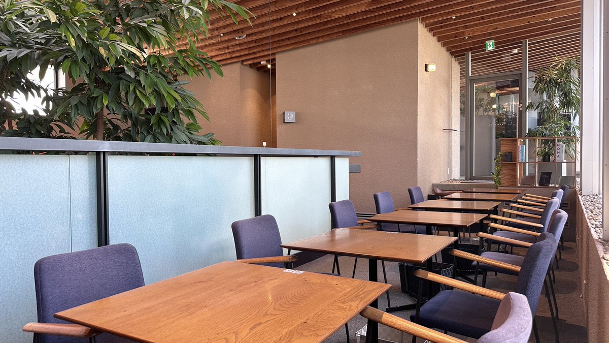 shiki73_0604's tweet image. これからボランティア活動してくるので（会社の地域貢献的なあれで）、いちごのタルトかちこむ。昔どこかで食べた味して懐かしい。&amp;amp;集合時間まで勉強。
#FLATWHITE
#仙台荒井