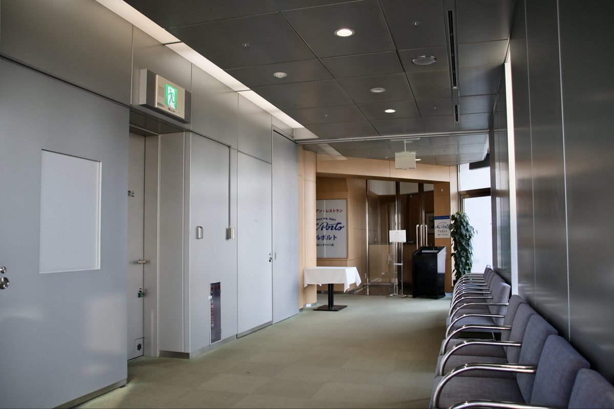 exaurosoar's tweet image. ここ人いない時に来るとだいぶ #liminalspace で良い