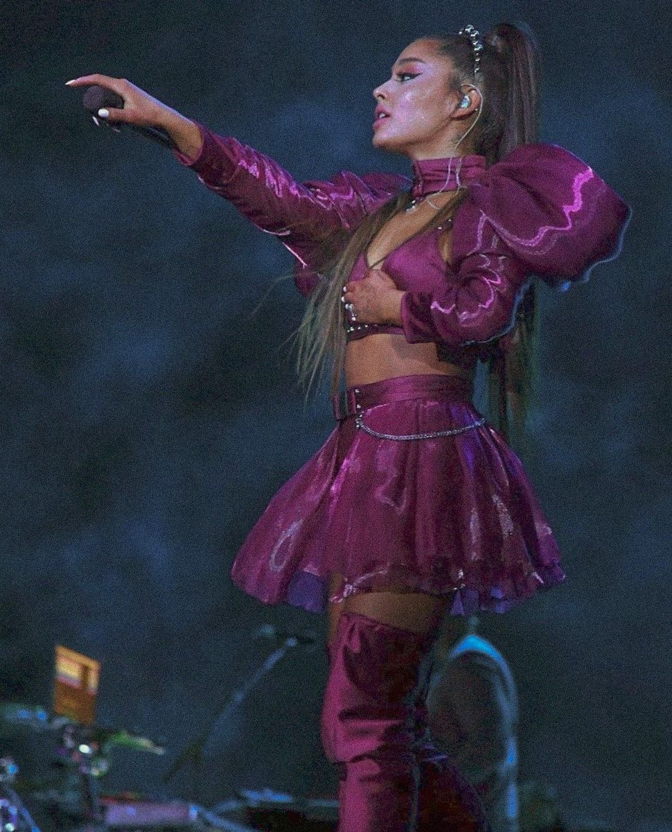 arianagbnewsnet's tweet photo. thinking about #arichella today because of #coachella ✨💜 https://t.co/YDvkqIiFUT