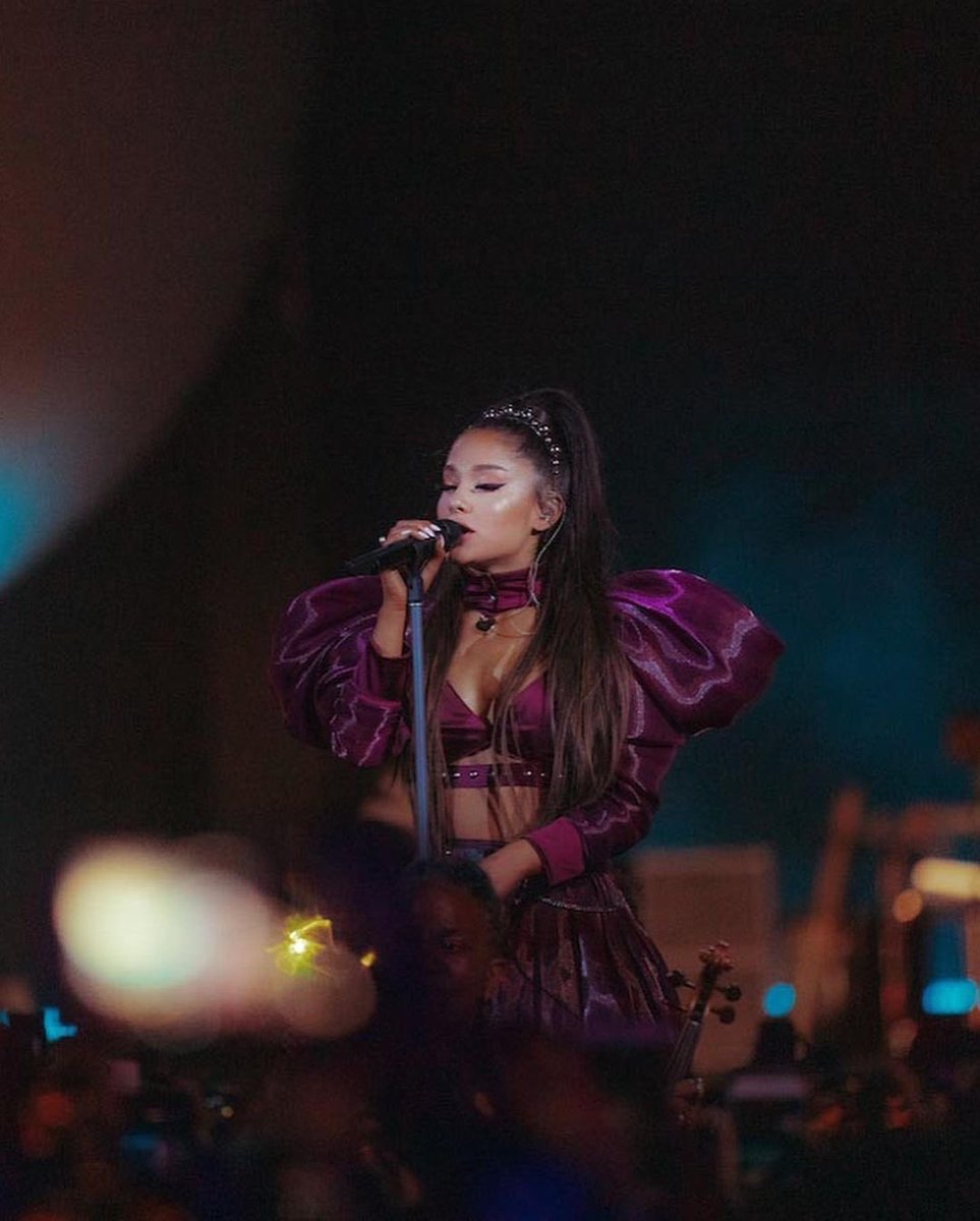 arianagbnewsnet's tweet photo. thinking about #arichella today because of #coachella ✨💜 https://t.co/YDvkqIiFUT