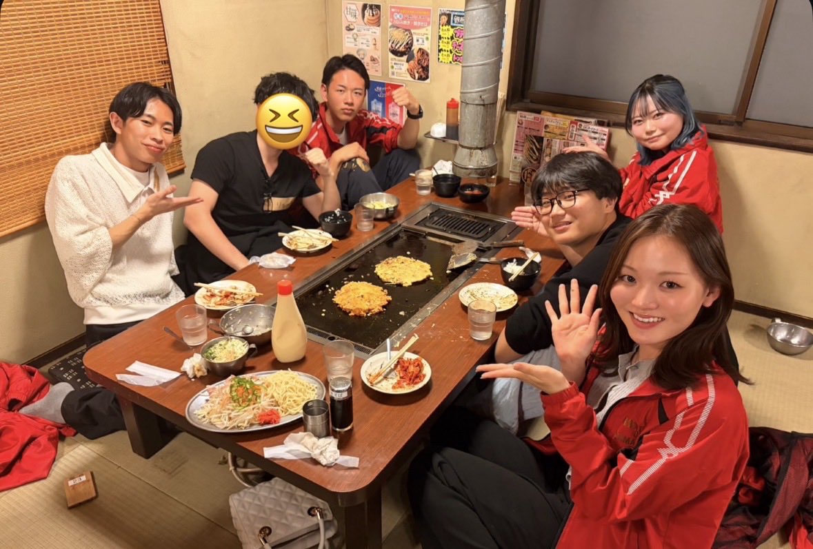 boatymurowing's tweet photo. 今日は連れ出しでお好み焼き食べ放題に行きました！
新入生が4人も来てくれました！ありがとう！！！
部員としても楽しく 1年生とお話することが出来てとても楽しかったです💕
興味を持ってくれて、乗艇体験に来てくれる子もいました✨✨ありがとう！嬉しいです！！ https://t.co/ypfwhZElLV