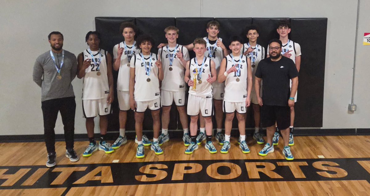 JMaze30's tweet photo. 1st Undefeated tournament in the books @Coozelite_Wich 15u https://t.co/uBSD5nTVtY