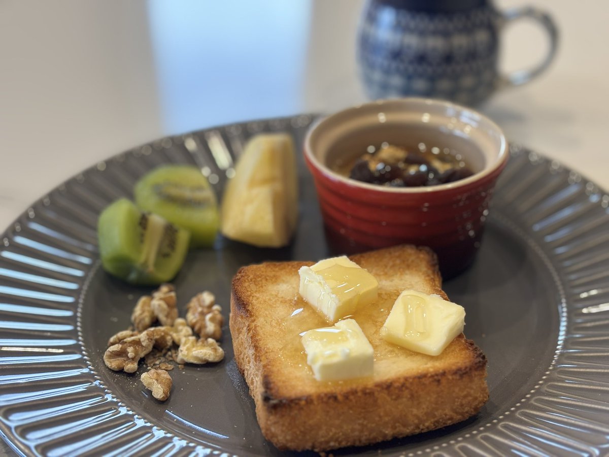 子どもたち見送って、隙間時間を作り出しました。

天気よくて気持ちいいです。

電車に飛び乗ったら暑い！
予定済ませてとんぼ返りします。

帰ったらバドしようねって子どもたちに約束させられてます 笑

そんな体力あるかな 笑