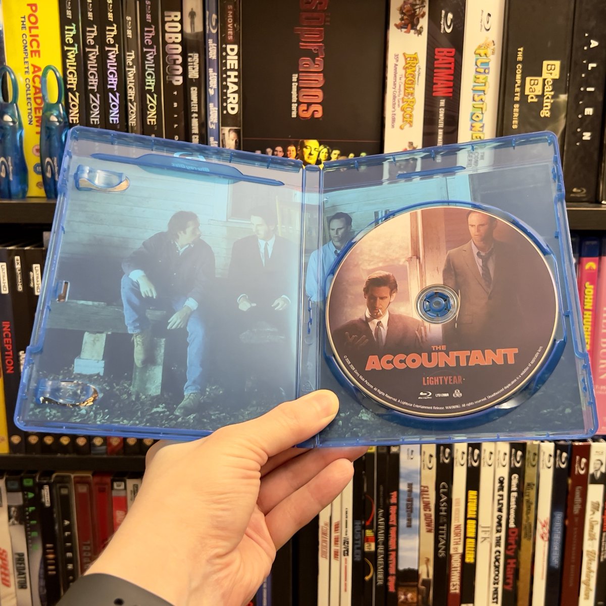 HighDefDiscNews's tweet image. /// #NEWARRIVAL ///

THE ACCOUNTANT [2001] on Blu-ray via @LightyearEnt. Distributed by @mvdentgroup and now available. #Bluray #PhysicalMedia #WaltonGoggins #RayMcKinnon / Academy Award-winning short film.

Order // #ad 

@ Amazon / amazon.com/Accountant-Rem…
@ MVD Shop /