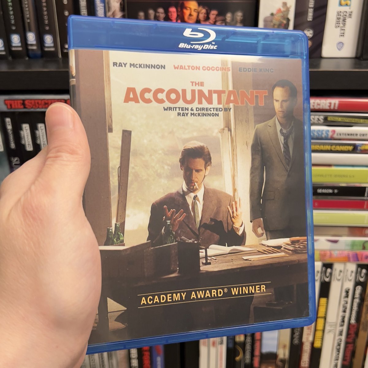 HighDefDiscNews's tweet image. /// #NEWARRIVAL ///

THE ACCOUNTANT [2001] on Blu-ray via @LightyearEnt. Distributed by @mvdentgroup and now available. #Bluray #PhysicalMedia #WaltonGoggins #RayMcKinnon / Academy Award-winning short film.

Order // #ad 

@ Amazon / amazon.com/Accountant-Rem…
@ MVD Shop /