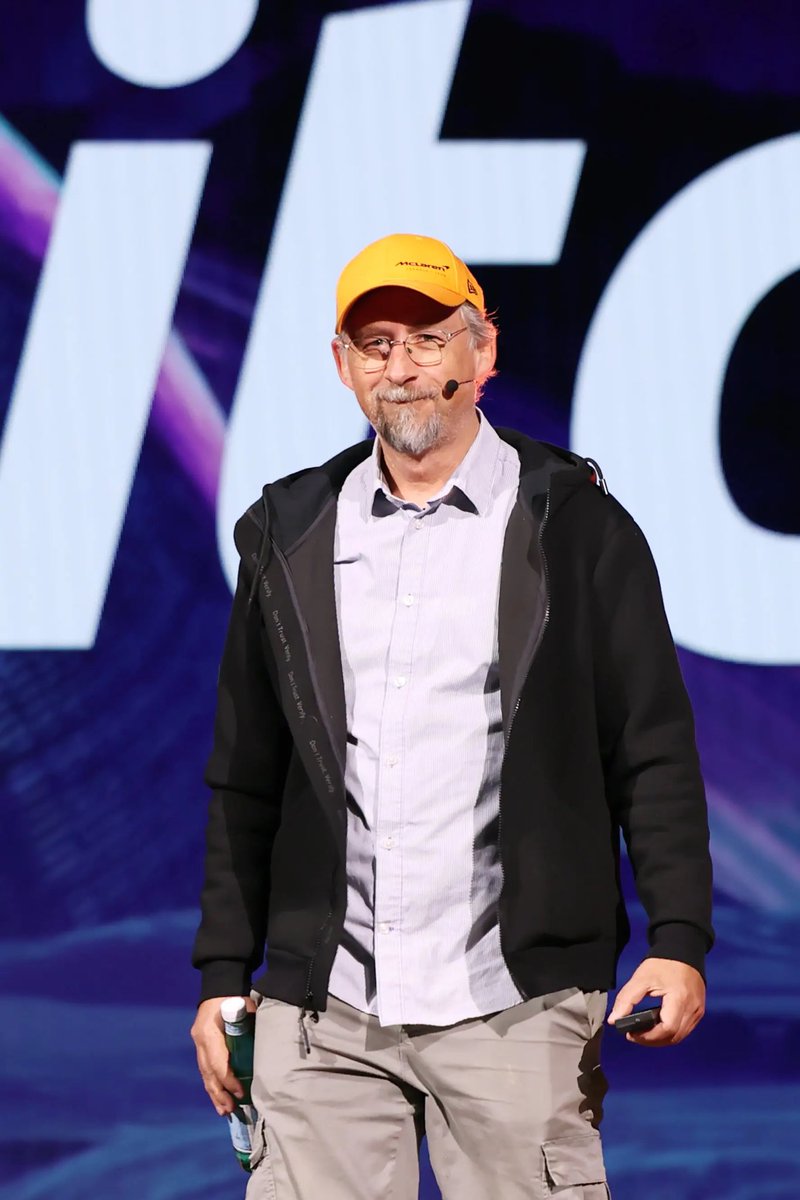 diarioelfortin's tweet image. El fundador de #Bitcoin, Satoshi Nakamoto, ha permanecido oculto durante 17 años. Una serie de pistas —y un año de investigación por parte del reportero de @nytimes , John Carreyrou— condujeron a un científico informático de 55 años en El Salvador
llamado : Adam Back ( @adam3us