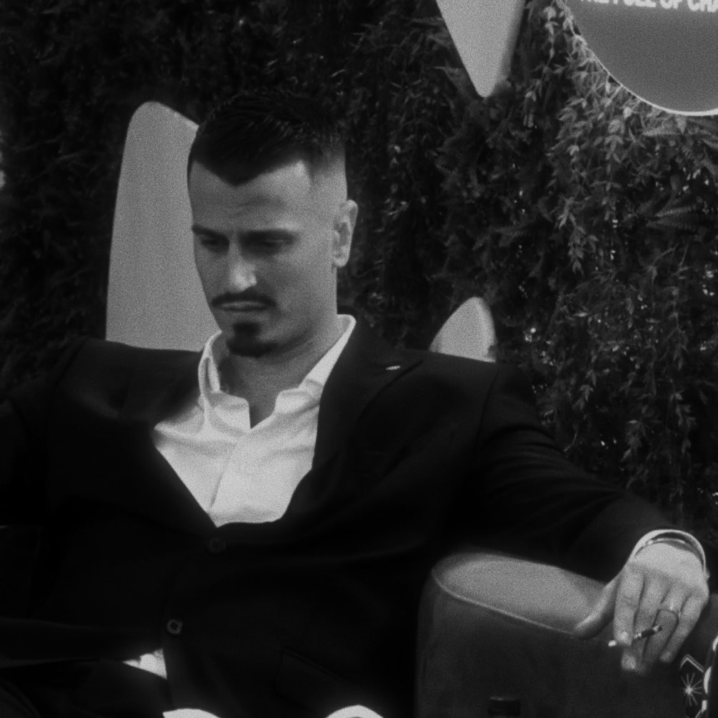 𝒆𝒍𝒊𝒏 tweet media