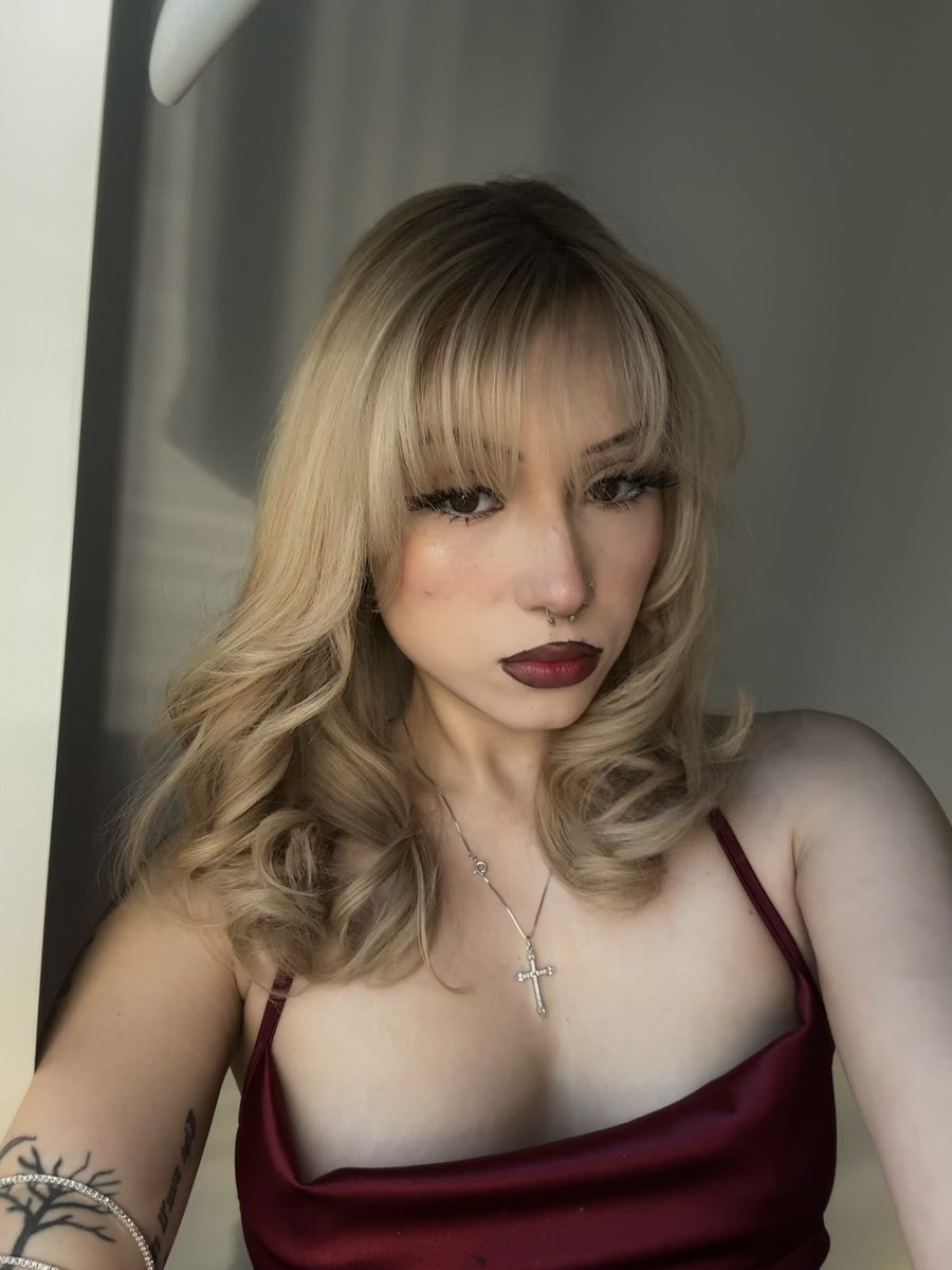 skrz † tweet media