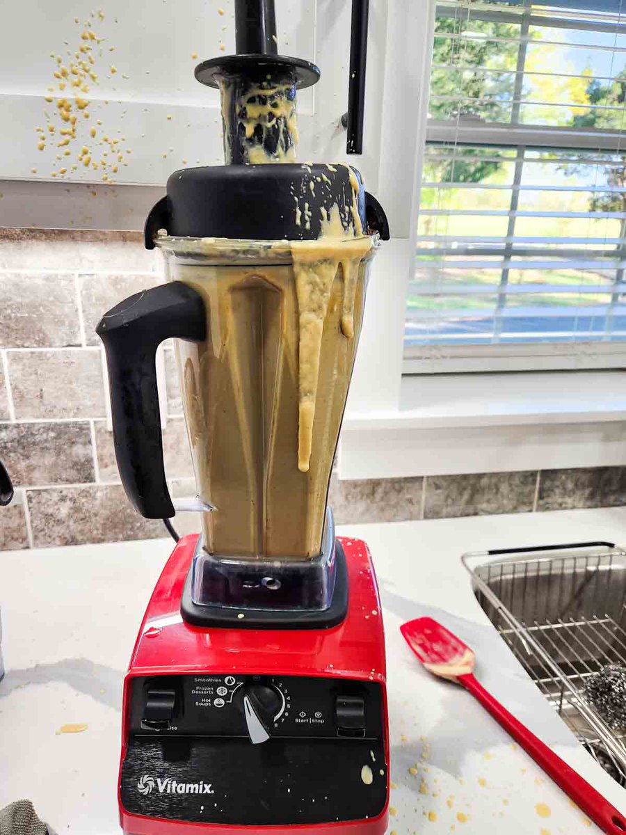 Cheeze Sauce Kitchen Fail!🫣So, I decided to make dinner tonight and thought, “Why not double the batch of my vegan cheese sauce?” What could possibly go wrong?