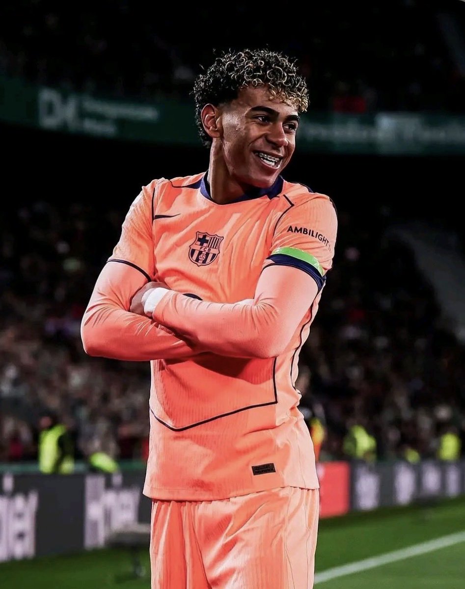 every body hate Lucky tweet media