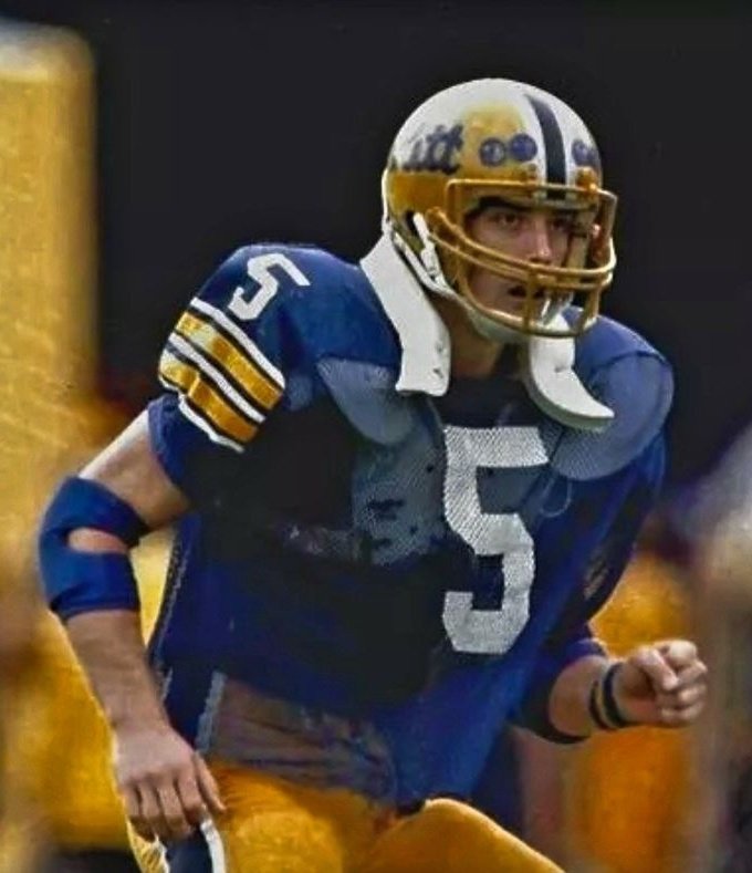 FB_Helmet_Guy tweet media