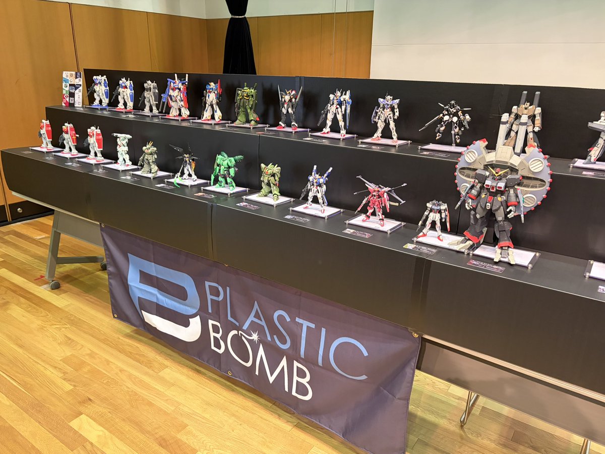 PLASTICBOMB7's tweet photo. 「松本城下町モデルコレクション」２日目始まります。
PLASTIC BOMB卓にて盛り沢山の作���とともにお待ちしております！！
#松本城下町モデルコレクション https://t.co/8MWf7ustqC