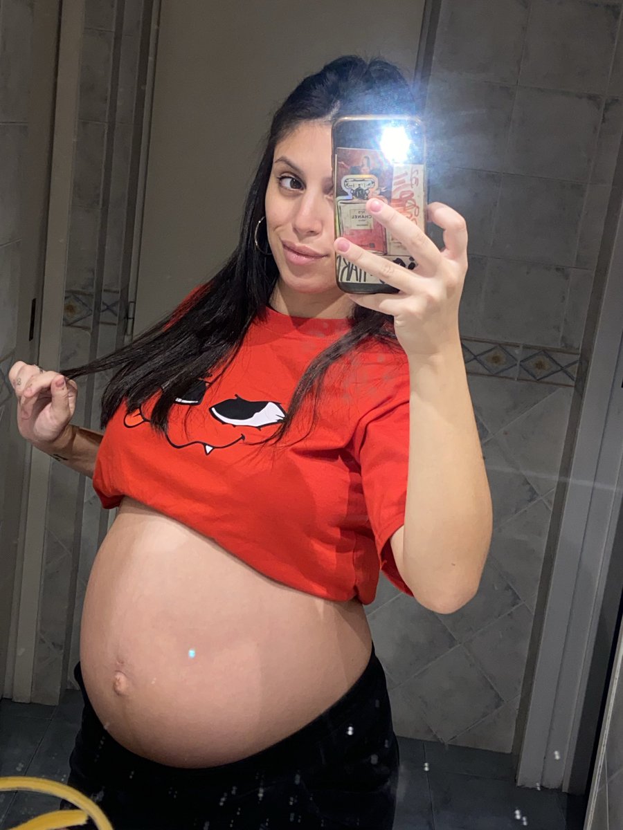 camigalassi222's tweet photo. El oro es como la envidia, solo tu le da' el valor
yo mato por ti, mi baby
tu papá e' un jodedor
el cielo o el infierno, eso será tu decisión
Yo siempre vo'a estar contigo, Pa' darte mi bendición❤️ @secoweedcodein https://t.co/N75sD0Gosd