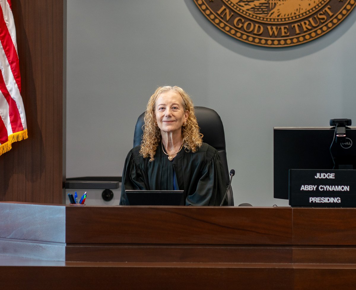 MiamiDadeCourts's tweet image. Continuing our 𝘗𝘳𝘰𝘧𝘪𝘭𝘦𝘴 𝘪𝘯 𝘚𝘦𝘳𝘷𝘪𝘤𝘦 series, #GetToKnow Judge Abby Cynamon.

First elected to the Circuit Court bench in 2008, Judge Cynamon has presided over juvenile, family, civil, and appellate cases for nearly two decades.

Read: tinyurl.com/3fydja7a