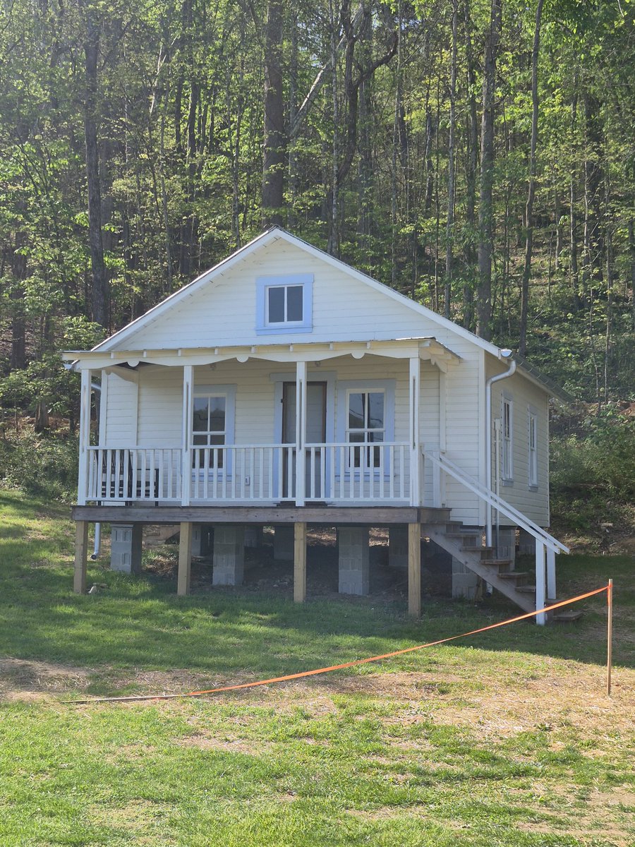 HopeEllis15's tweet photo. Pall Mall,  TN is the home of Sgt. Alvin C. York State Park.  You can tour the home that was given to him by the state of TN after WWI. It's a must see for the person who enjoys history. https://t.co/ZJnOMaGiMp